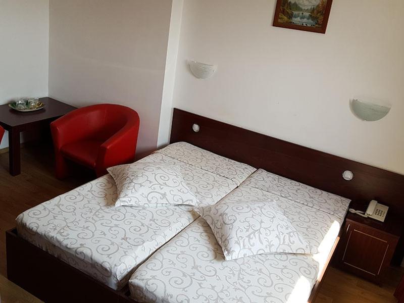 Hotel Uranus Βουκουρέστι Εξωτερικό φωτογραφία