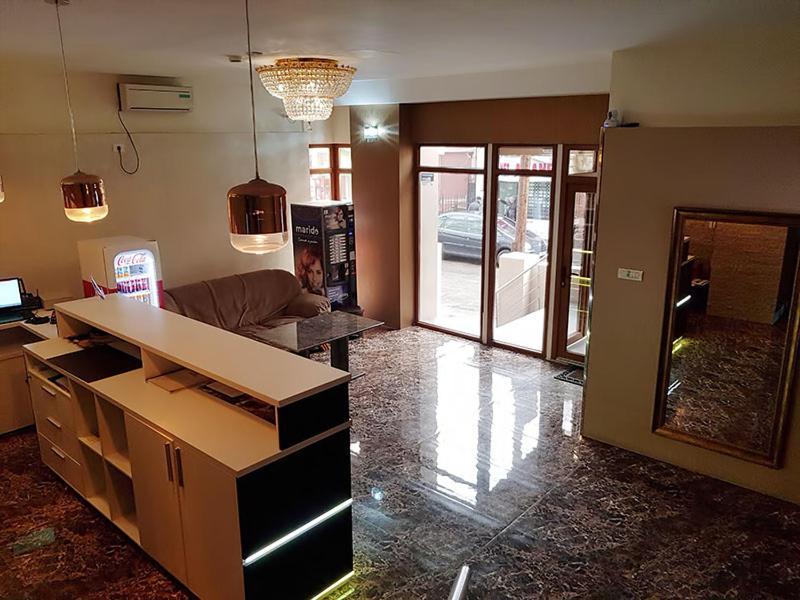 Hotel Uranus Βουκουρέστι Εξωτερικό φωτογραφία
