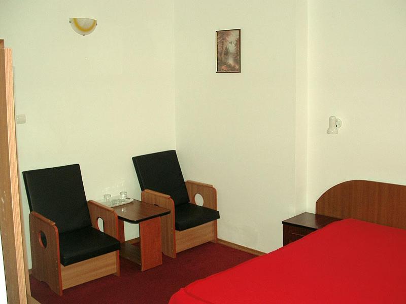 Hotel Uranus Βουκουρέστι Δωμάτιο φωτογραφία