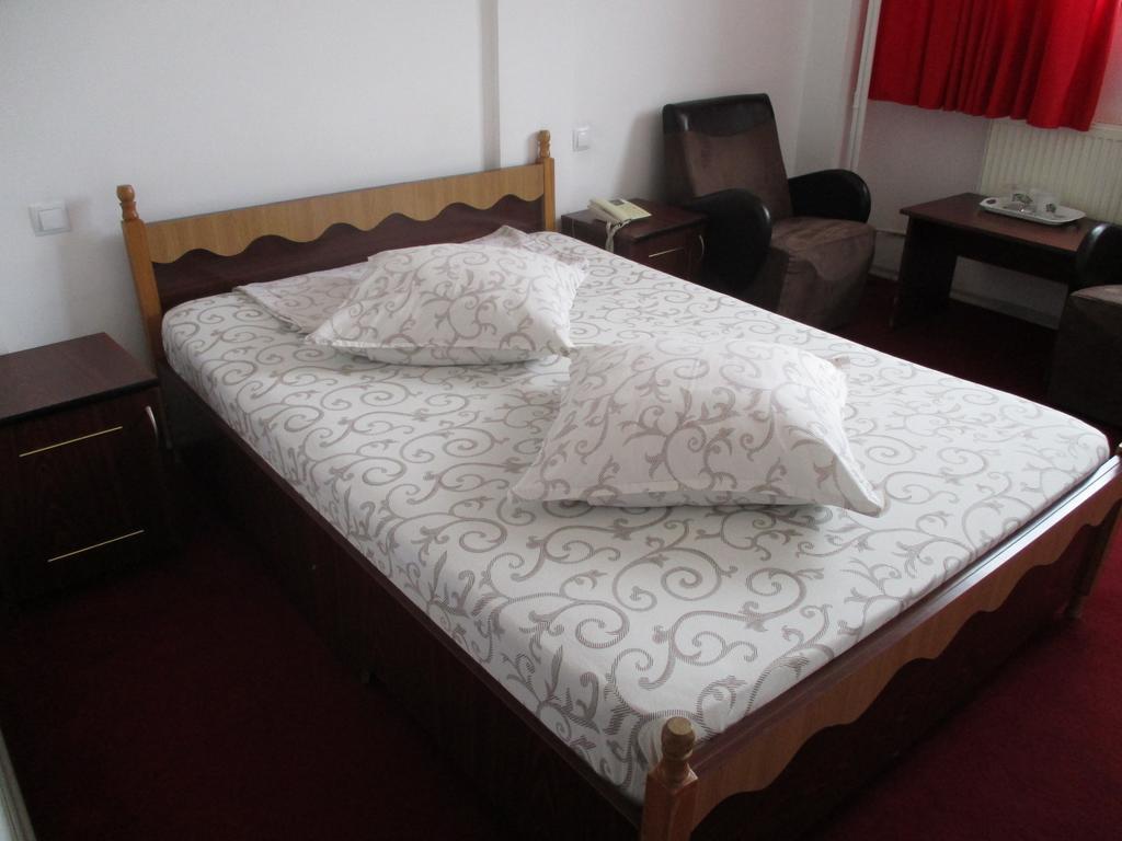 Hotel Uranus Βουκουρέστι Εξωτερικό φωτογραφία